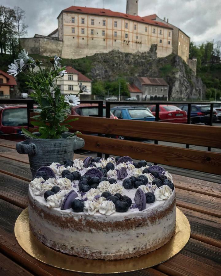 Penzion A Restaurace U Reky 호텔 Ledeč nad Sázavou 외부 사진