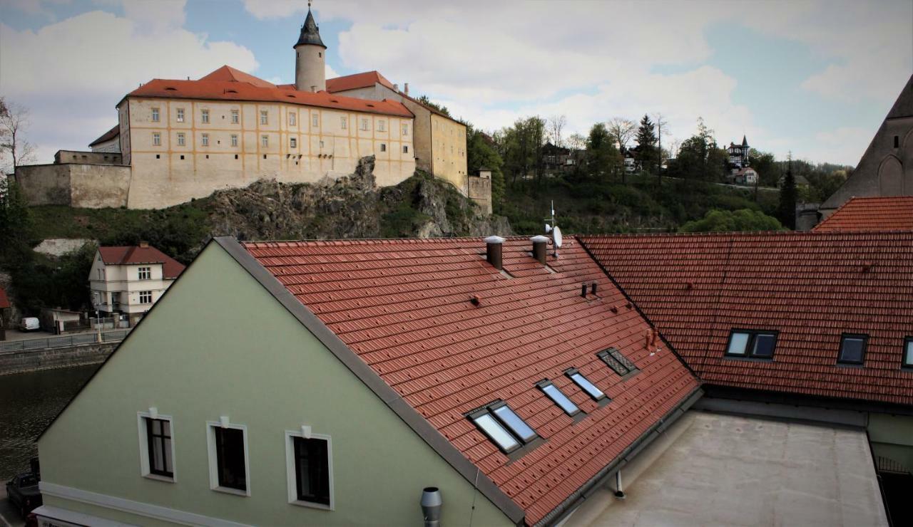 Penzion A Restaurace U Reky 호텔 Ledeč nad Sázavou 외부 사진