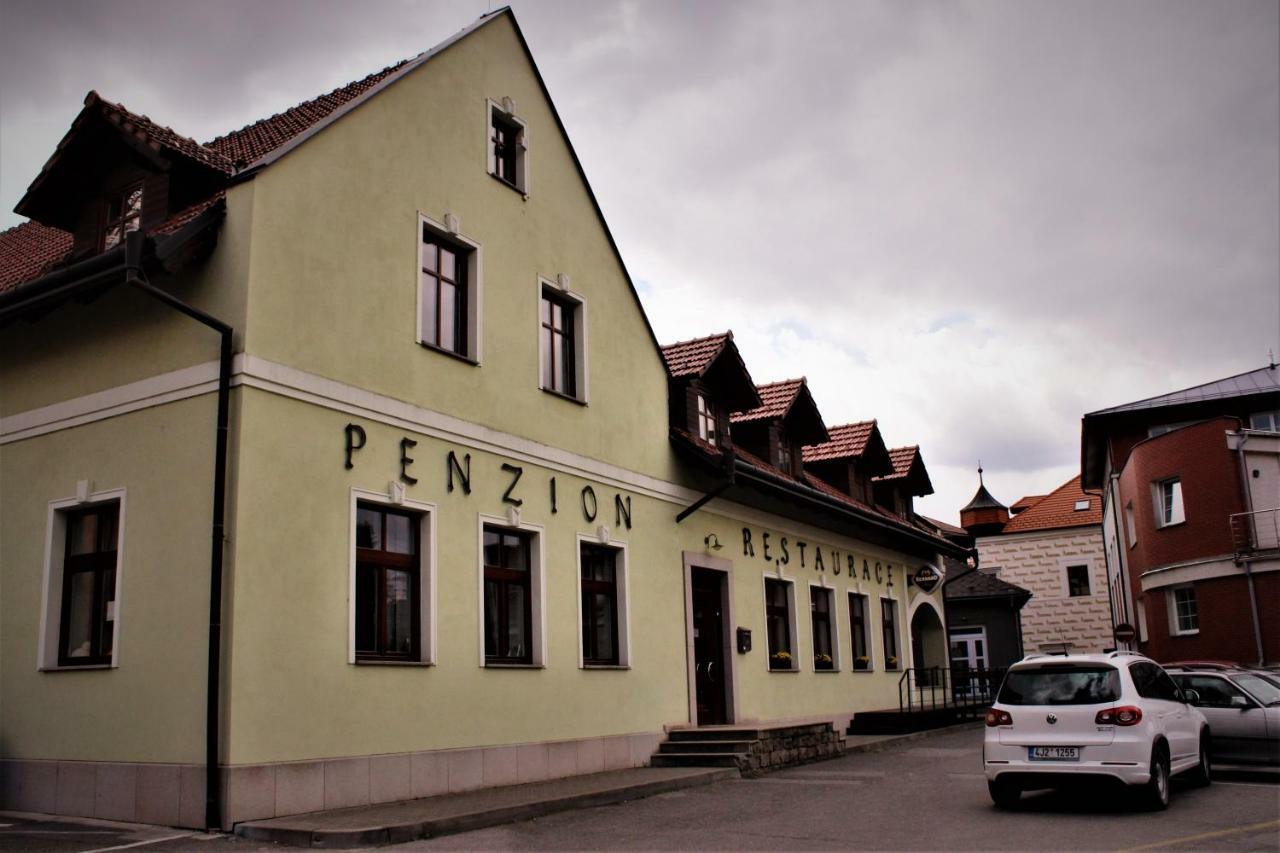 Penzion A Restaurace U Reky 호텔 Ledeč nad Sázavou 외부 사진