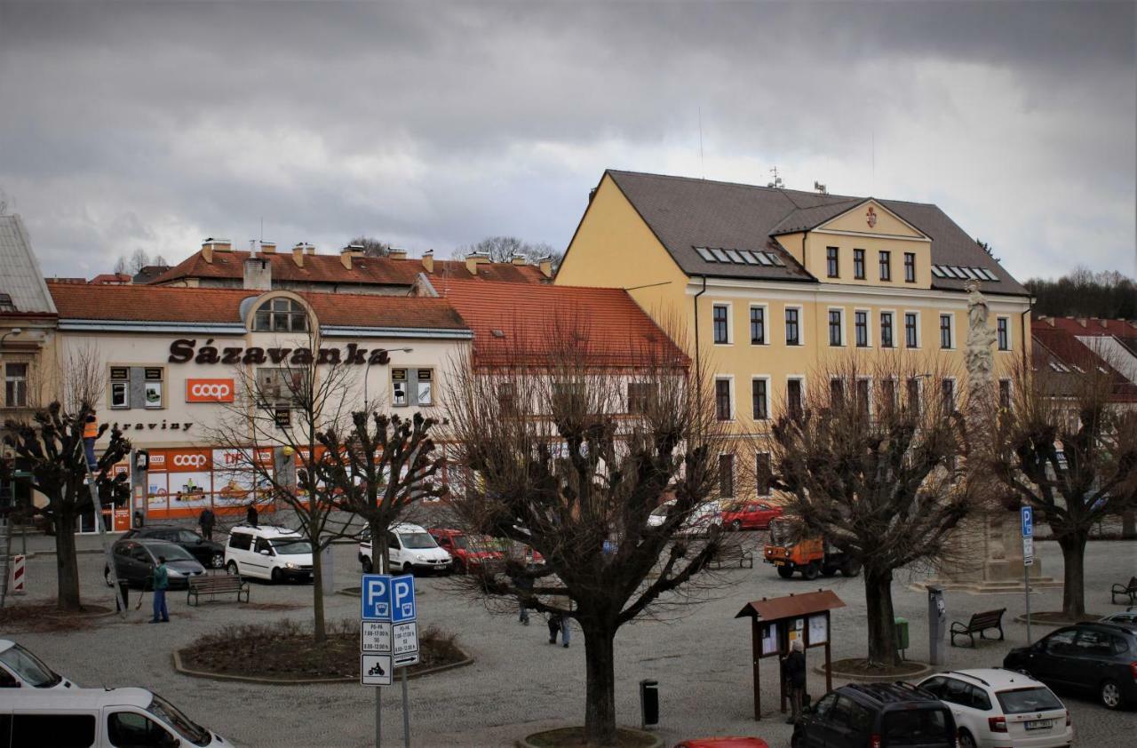 Penzion A Restaurace U Reky 호텔 Ledeč nad Sázavou 외부 사진